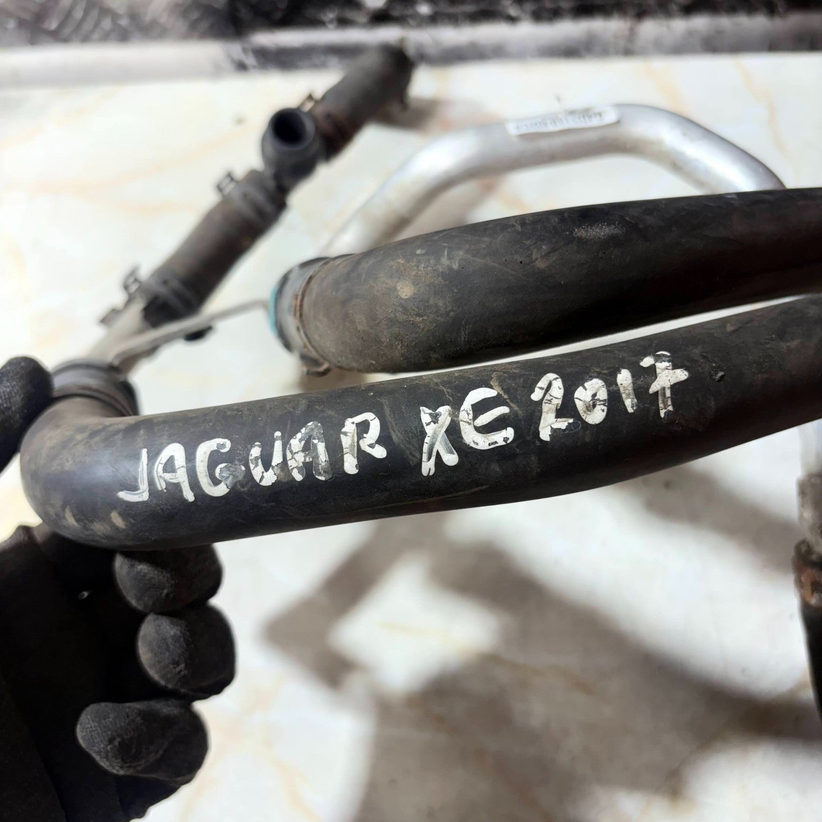 Jaguar XE X760 Engine Coolant Heater Pipe Hose G4D318B402CA 2015-2020