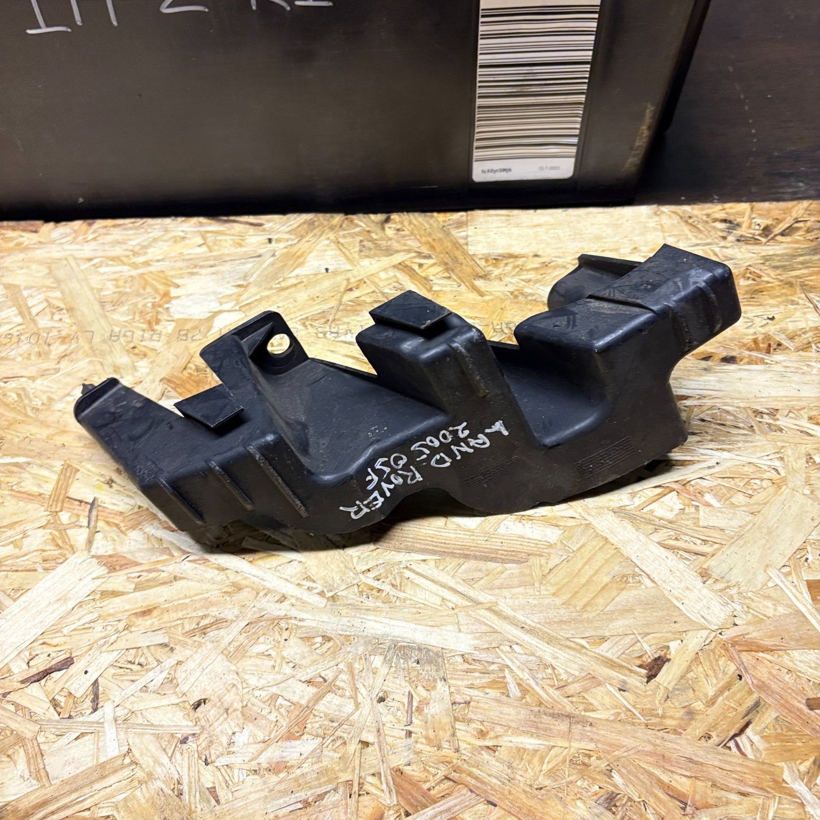 Land Rover Freelander 1997-2006 Right Front Headlight Bumper Holder Trim