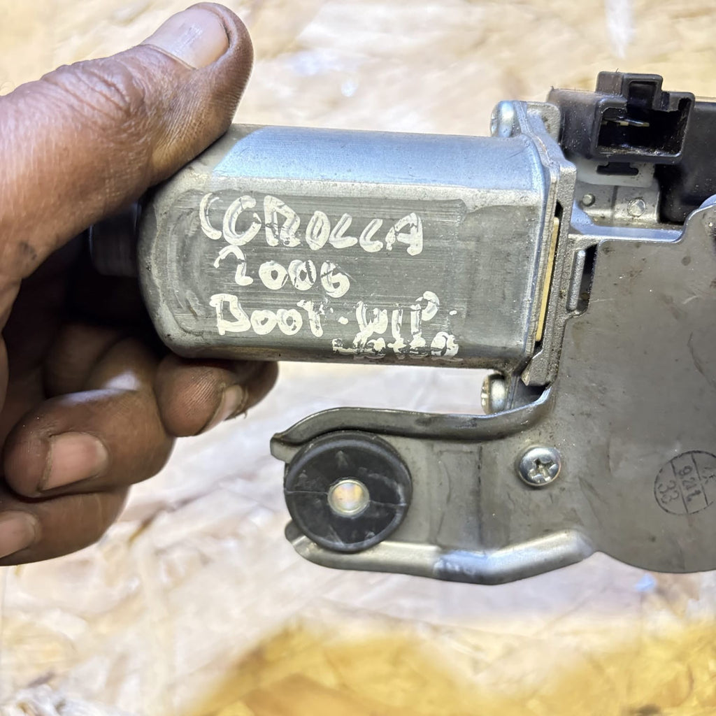 TOYOTA COROLLA 2006 E140 REAR WINDSCREEN WIPER MOTOR 85130-02020