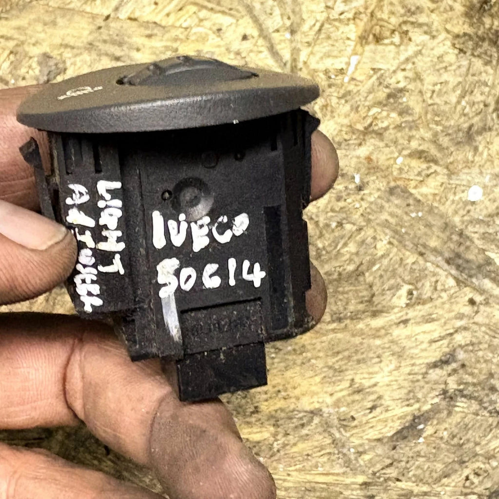 Iveco Daily 1999-2011 Headlight Level Adjuster Switch 0307851426 3492733