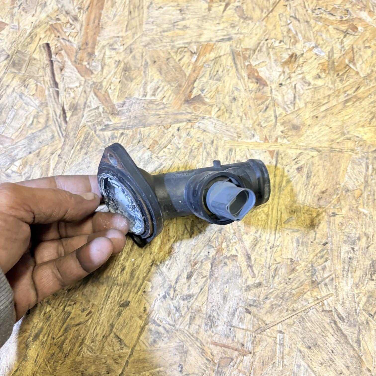 SEAT LEON FR 2005-2012 THERMOSTAT HOUSING 03L121121A