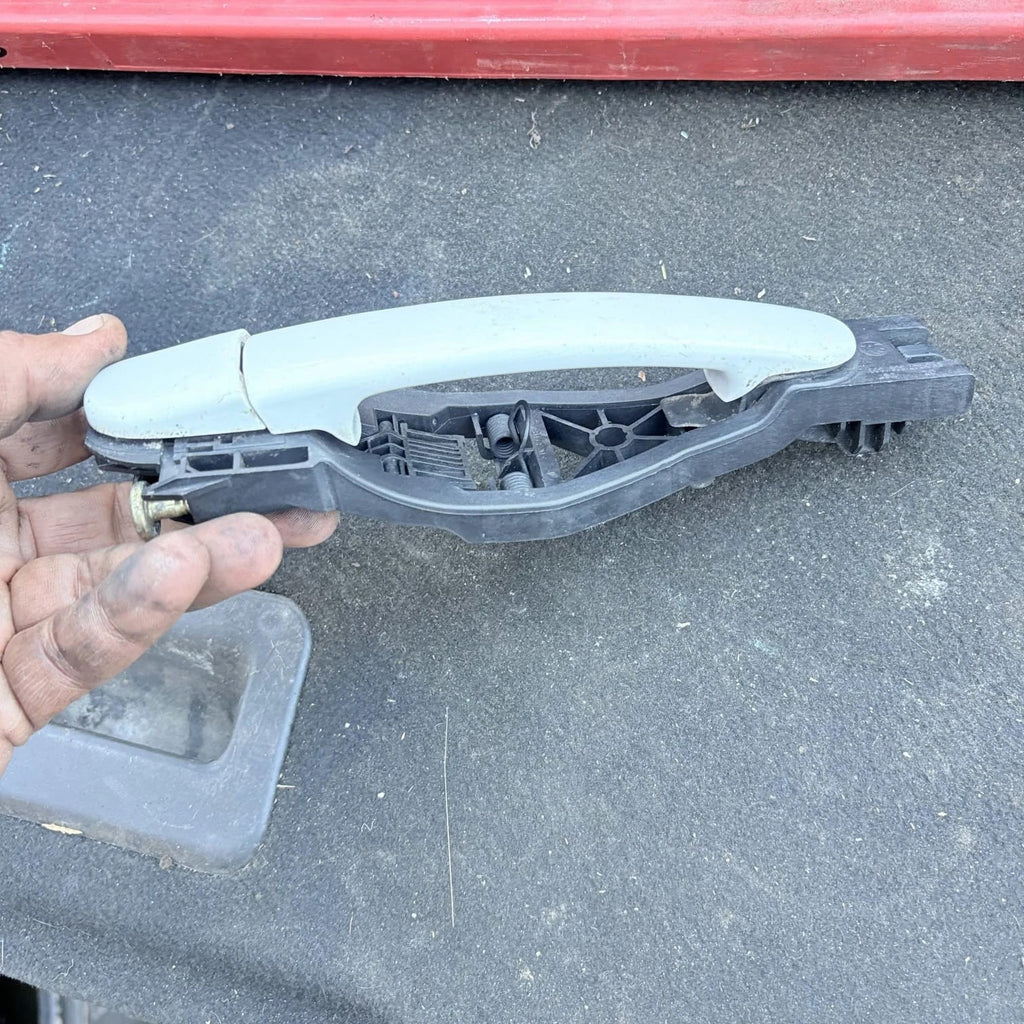 Skoda Superb Driver Rear Exterior Door Handle 2002 6Y0887885886