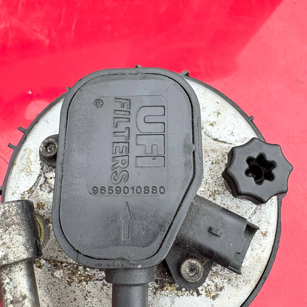 VOLVO 2008 FUEL FILTER WITH SENSOR 9659010880