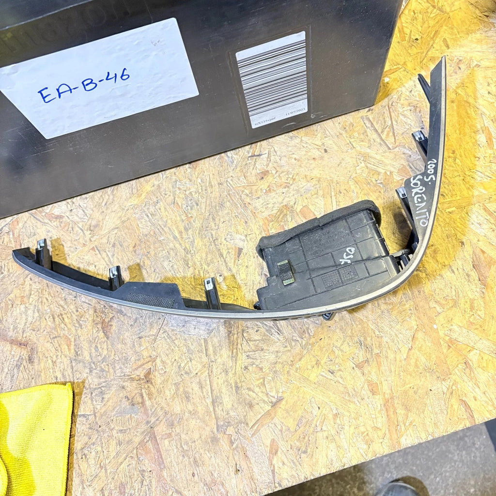 KIA SORENTO 2005 DASHBOARD AIR VENT FRONT DRIVER RIGHT SIDE