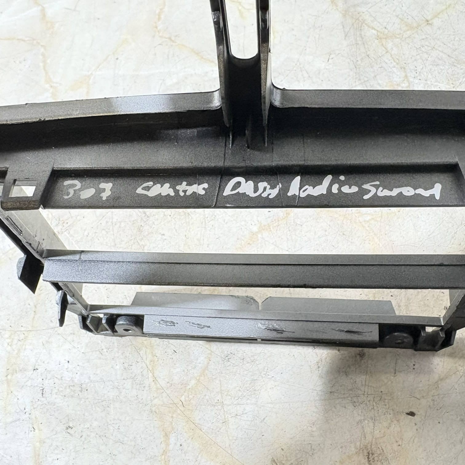 PEUGEOT 307 Break 3E Center Console Air Vent 9634505077 2.0 Diesel 66kw 22693287
