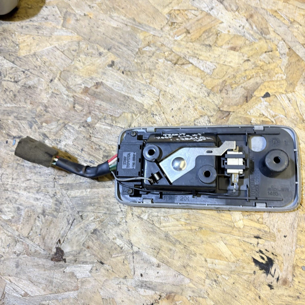 Toyota Corolla 2004 Roof Interior Light & Sunroof Switch Panel Overhead Console