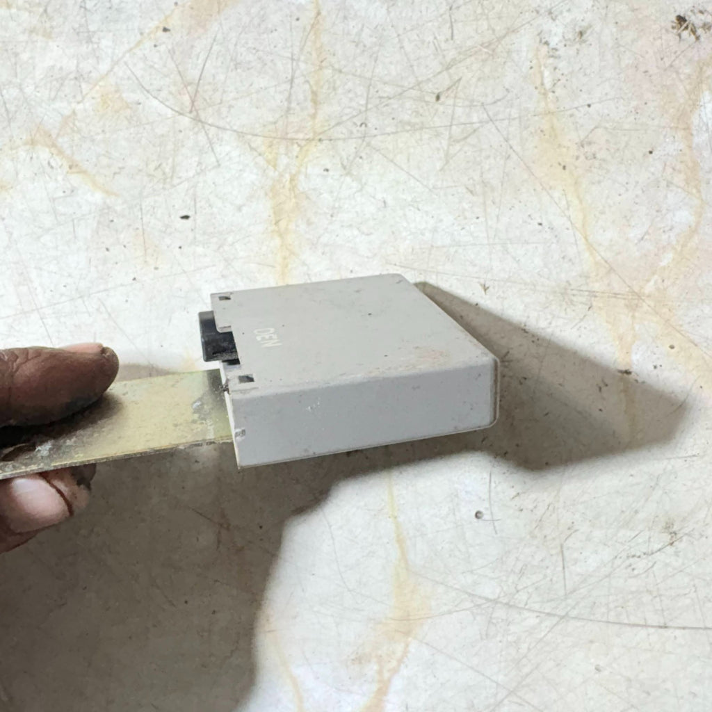Nissan Cube 2009-2011 Drivers Right Side Front Door Module