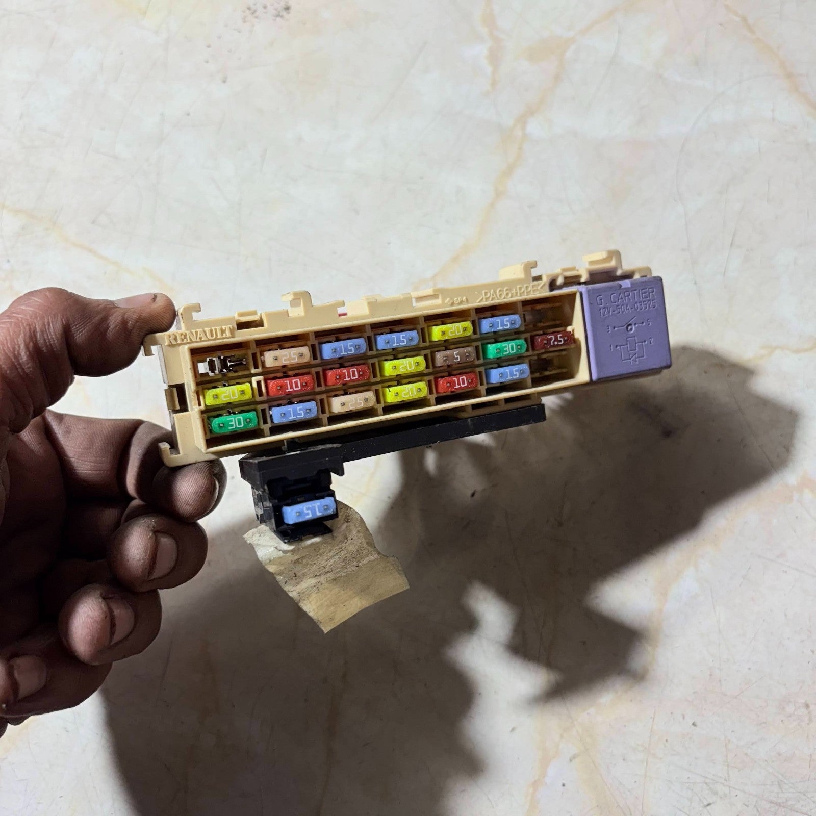 Renault Clio Mk3 2005-2012 Fuse & Relay Box Module