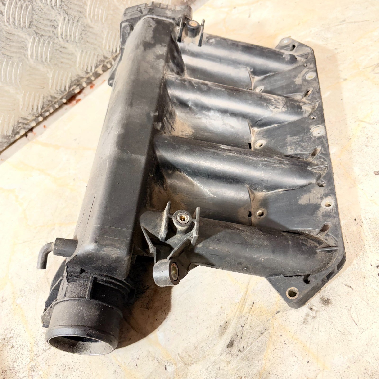 MERCEDES VITO VIANO W638 2.2 CDI INTAKE INLET MANIFOLD A6110903582 2002