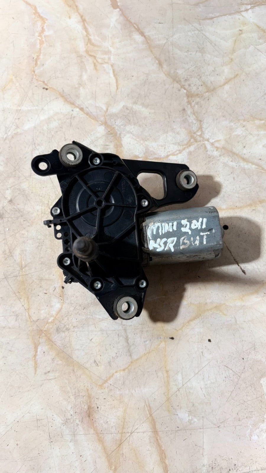 2011 MINI COOPER CLUBMAN R55 REAR PASSENGER SIDE WIPER MOTOR 7168153-03