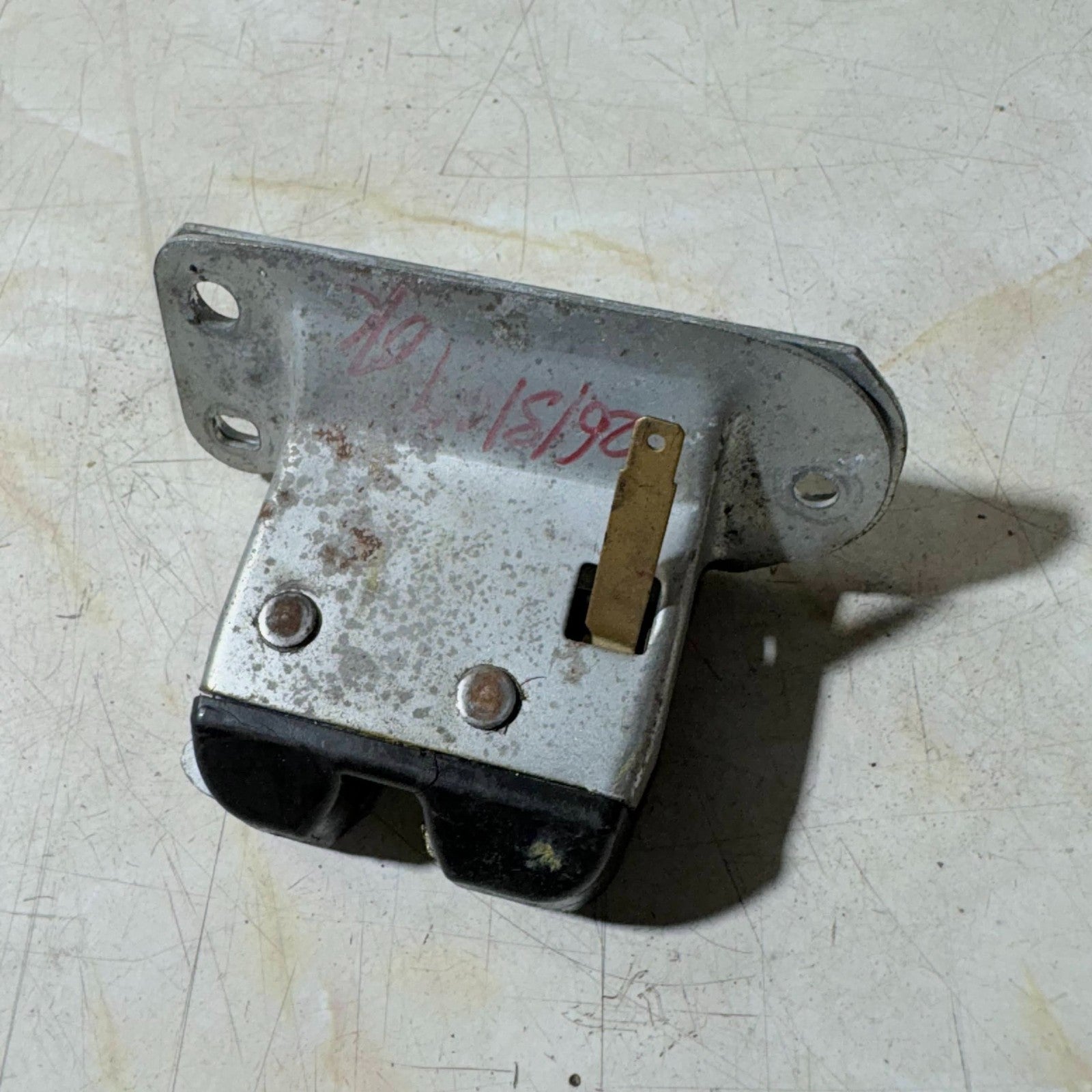 PROTON GEN-2 2010 5DR REAR TAILGATE BOOT LOCK CATCH