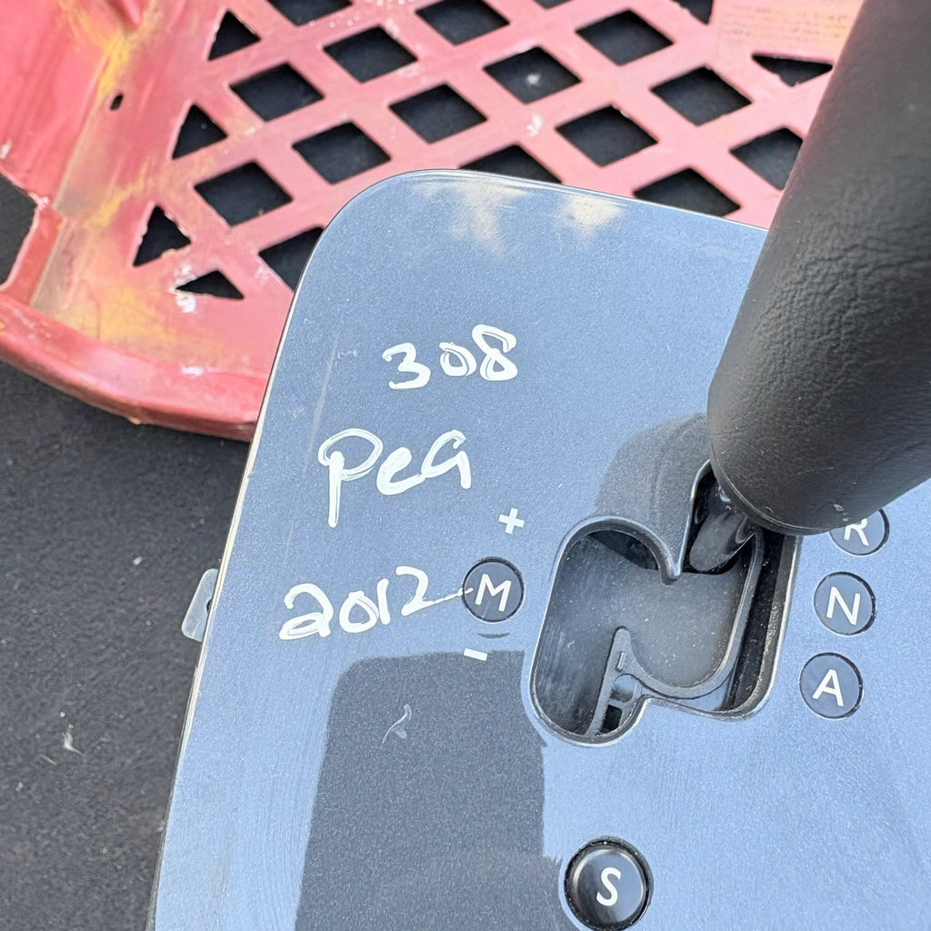 PEUGEOT 3008 2012 AUTOMATIC GEAR SELECTOR SHIFTER 9687024580