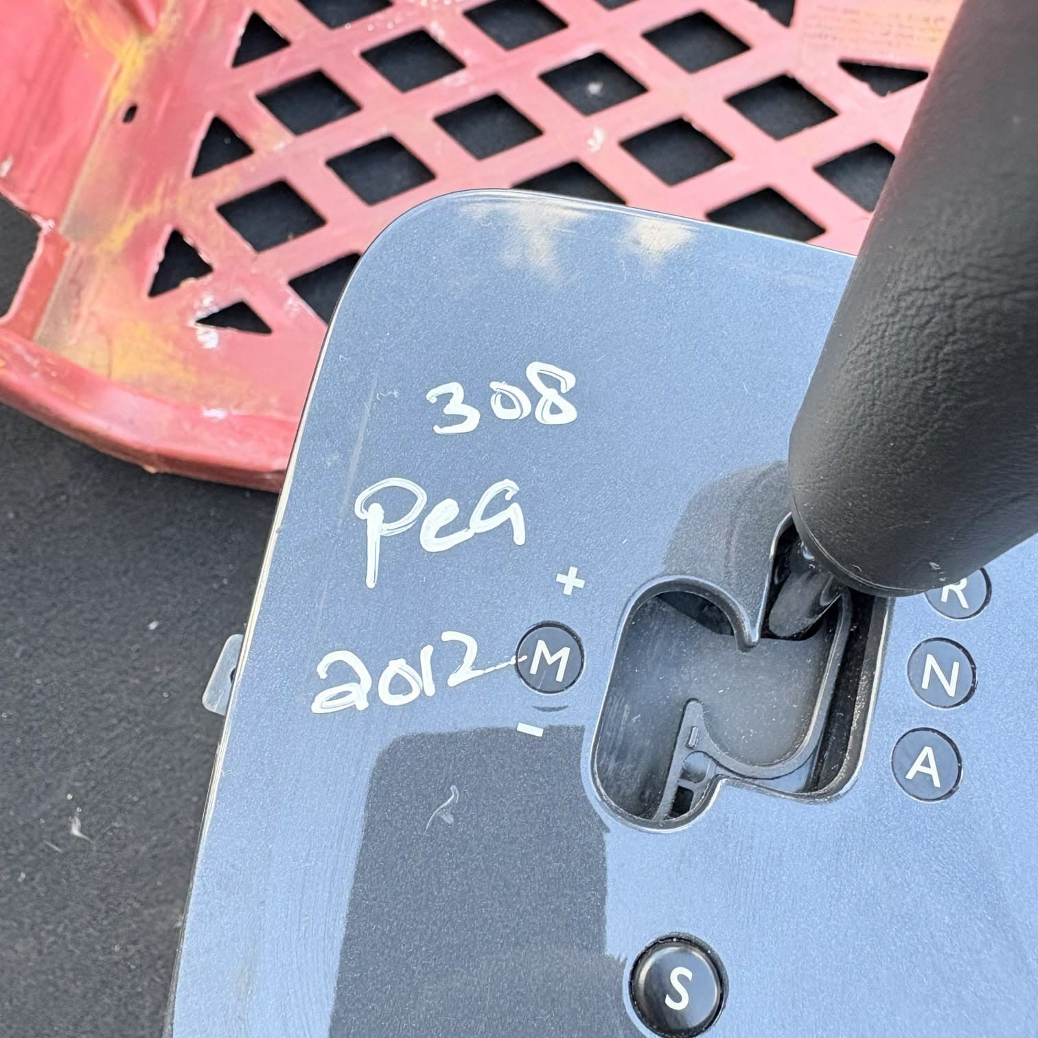 PEUGEOT 3008 2012 AUTOMATIC GEAR SELECTOR SHIFTER 9687024580