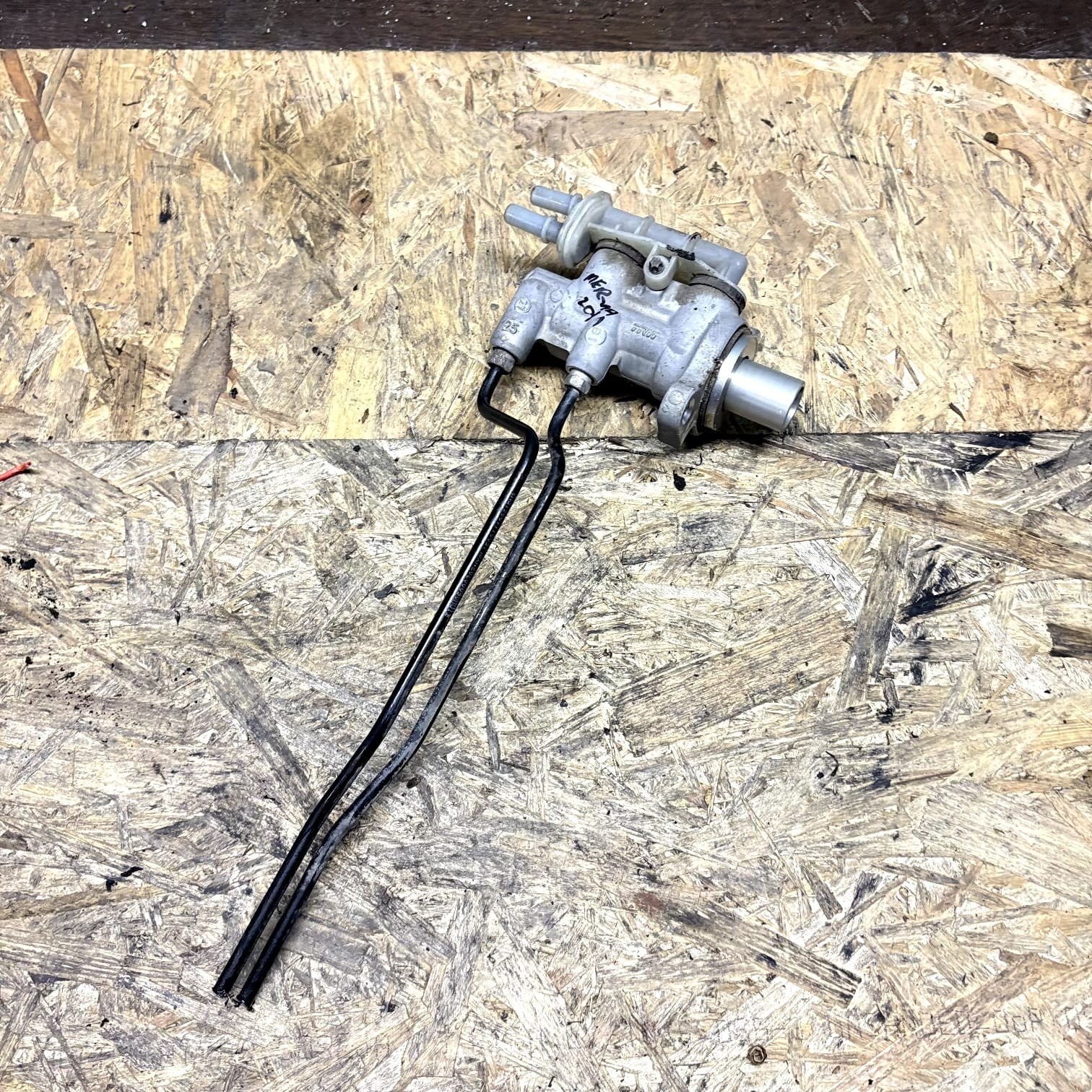 Vauxhall Opel Meriva 2011 Brake Master Cylinder UK552566-33 Stock 6977