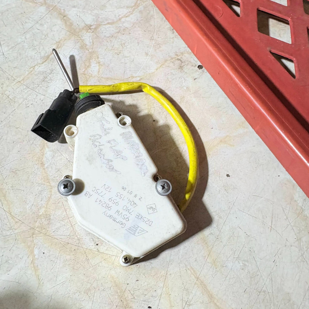 Seat Alhambra Mk2 Fuel tank Cap Lock 7MO959775