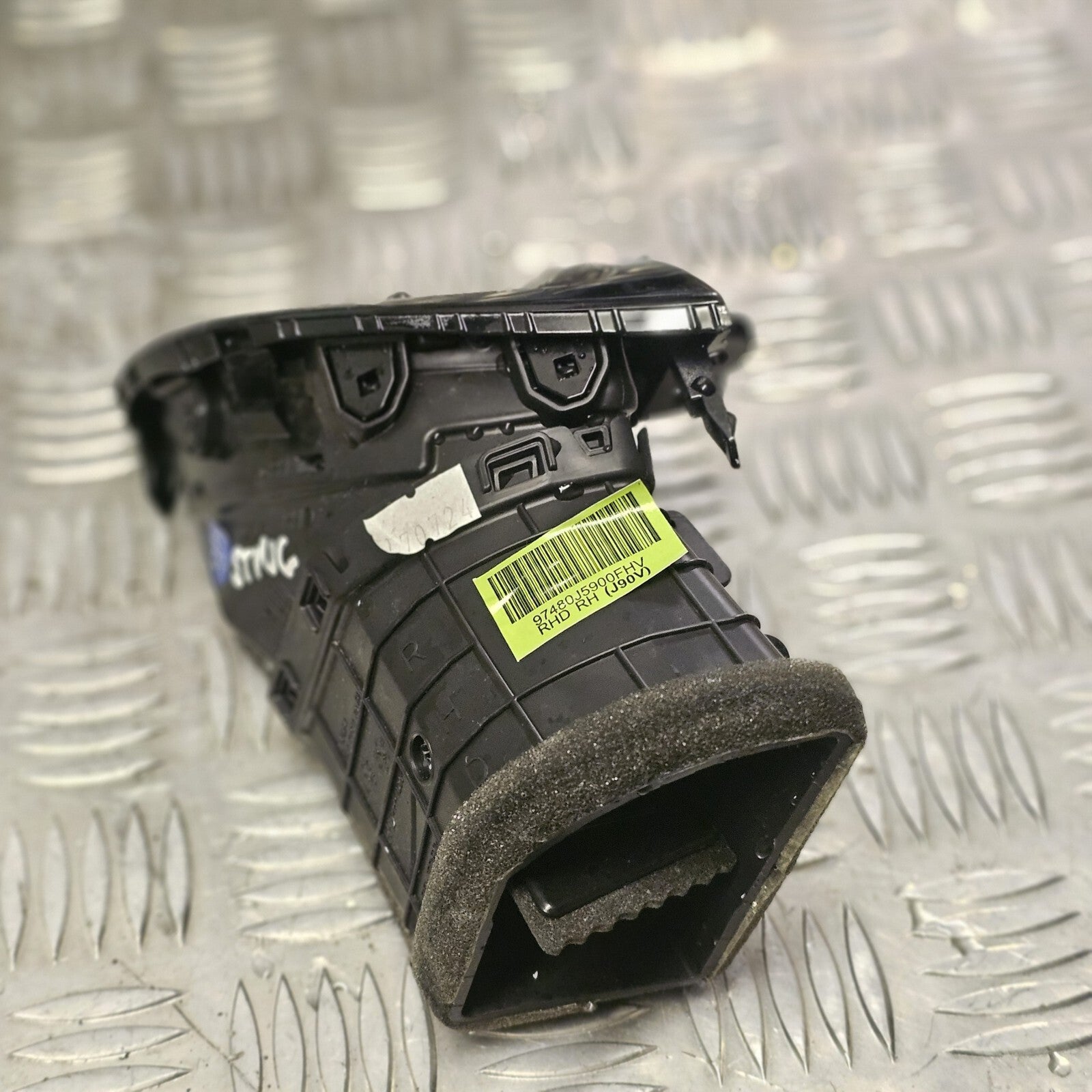 KIA STINGER 17-23 RIGHT SIDE DASHBOARD HEATER AIR VENT SURROUND TRIM 84740-J5000