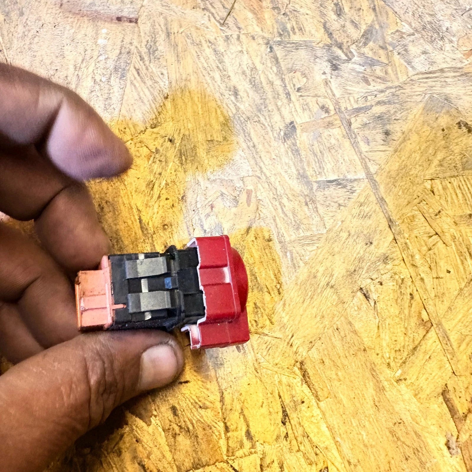 2004-2010 CITROEN C4 1.6 PETROL HAZARD LIGHT WARNING SWITCH
