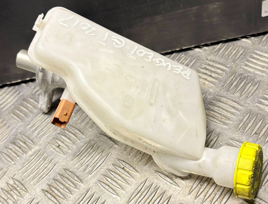 Peugeot 308 GT Mk2 2014-2021 Brake Master Cylinder 2017 32069745
