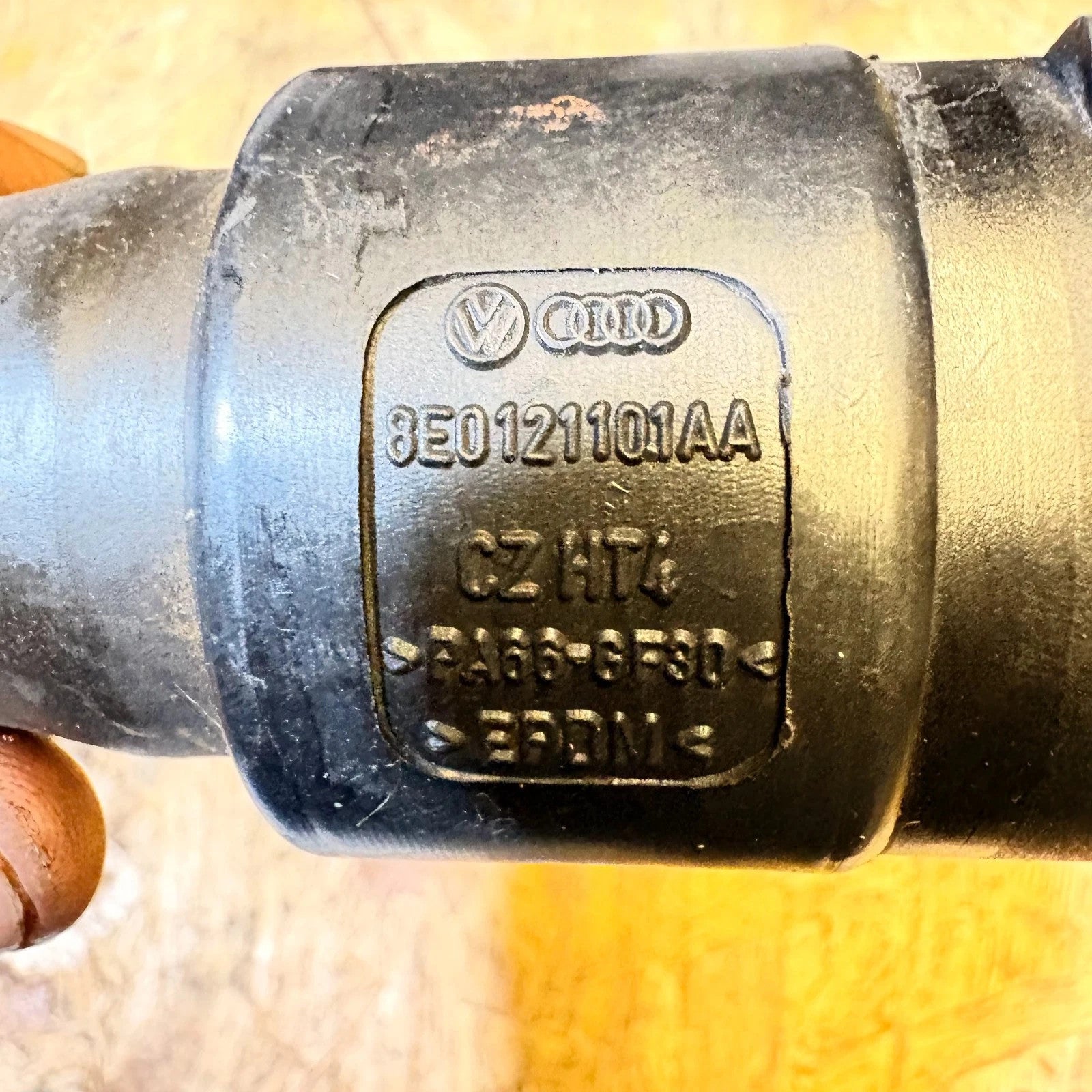 A4 B6 B7 QUATTRO 2001-2008 UPPER RADIATOR COOLANT HOSE PIPE 8E0121101AA
