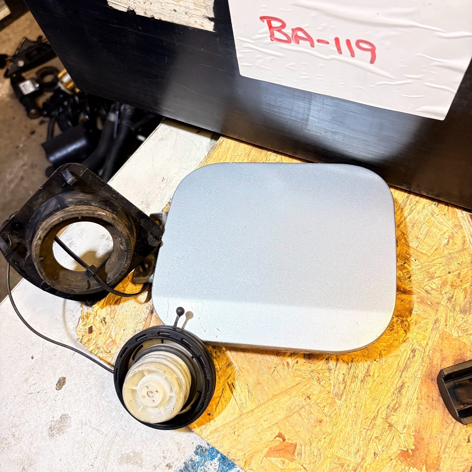 Honda HR-V 1999-2006 Fuel Filler Flap Door Cover + Cap Rear (GH)