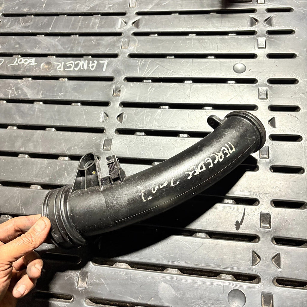 MERCEDES 2000-2010 W203 C CLASS SPORT AIR INTAKE HOSE PIPE A6460980207