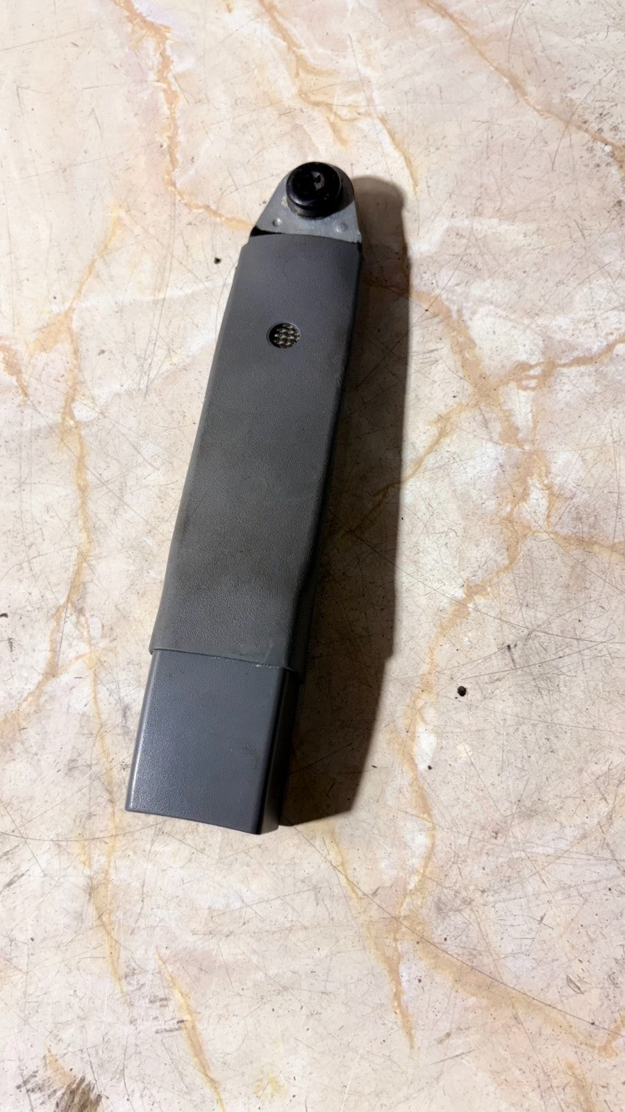 Dodge Caliber Right Driver Offside Front Seat Belt Stalk Buckle 2008 79057072