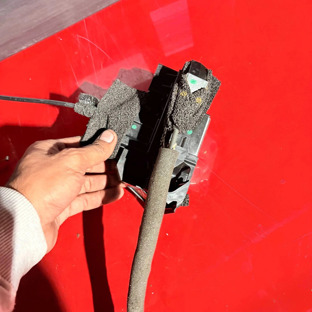 NISSAN JUKE 2014 DOOR LOCK CATCH MECHANISM REAR RIGHT SIDE