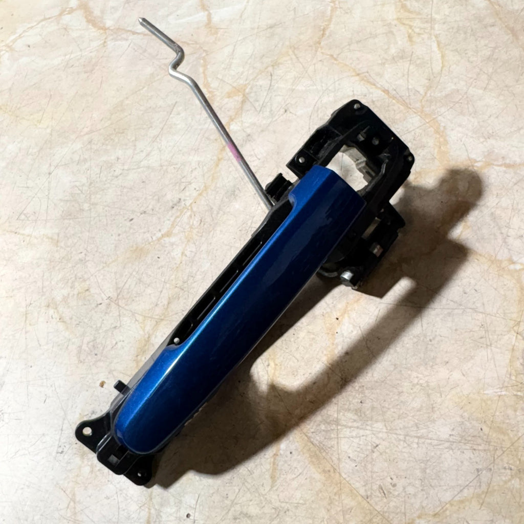 Toyota Yaris 2007 Mk2 XP90 OSF Front Right Exterior Door Handle Assembly Blue