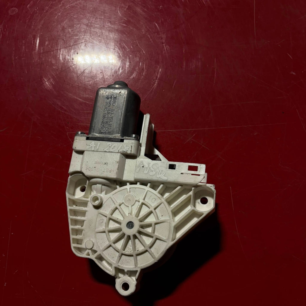 AUDI A1 2015-18 NEARSIDE LEFT REAR DOOR WINDOW MOTOR (5 DOOR) 8K0959812A