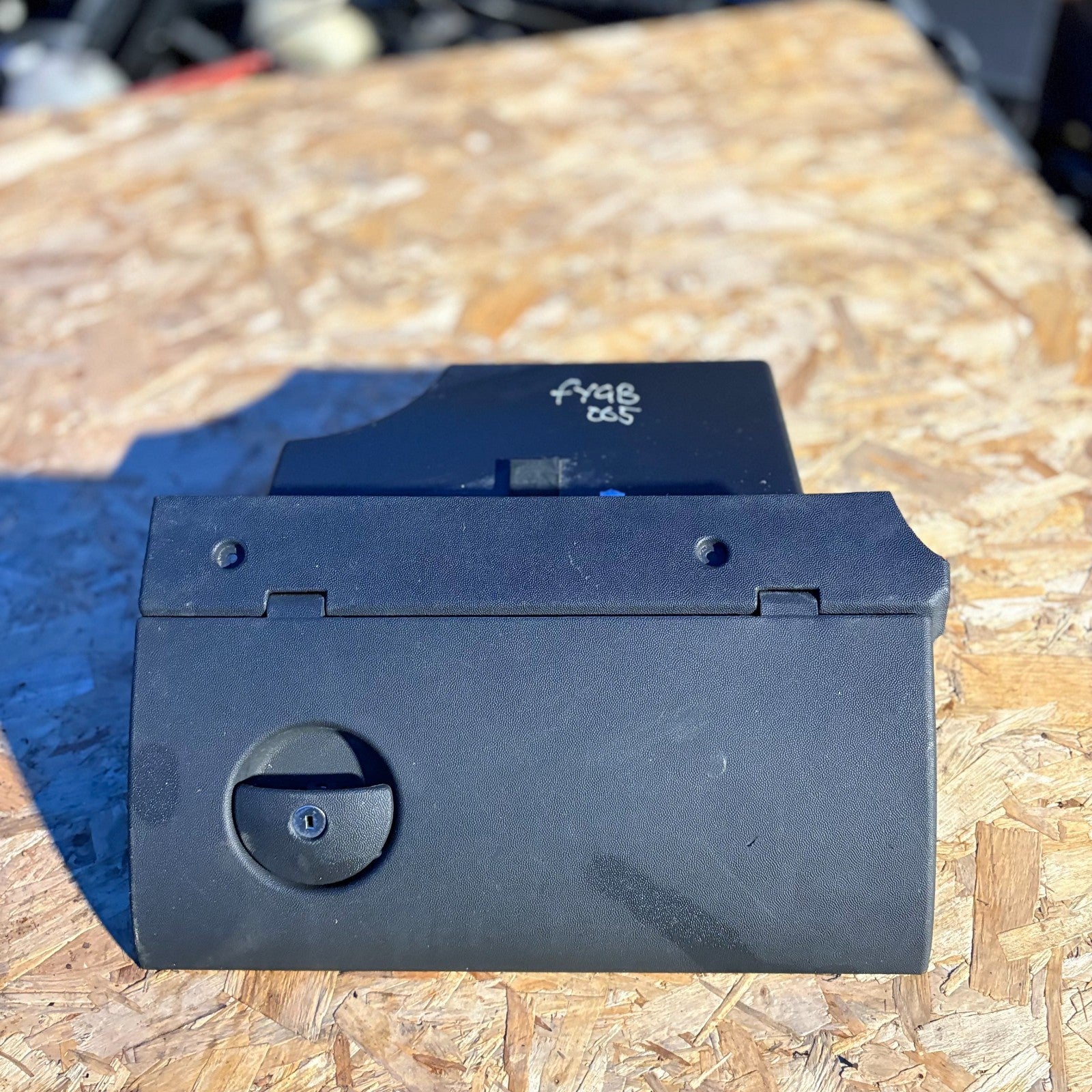 VAUXHALL TIGRA MK2 2004-2009 GLOVE BOX