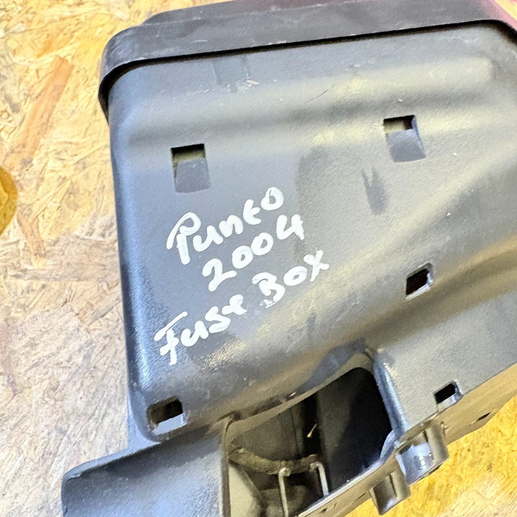 Fiat Punto Mk2 (188) 1999-2005 Fuse Box Control Unit 823501100