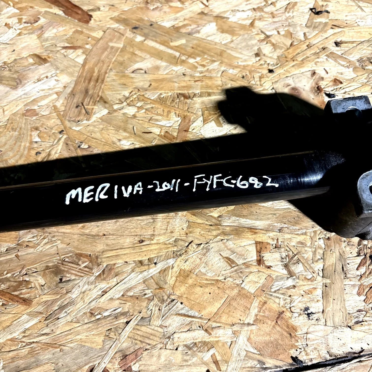 Opel Meriva / VAUXHALL MOKKA 1.7 CDTI LEFT SIDE IDLER SHAFT 13101631 2011