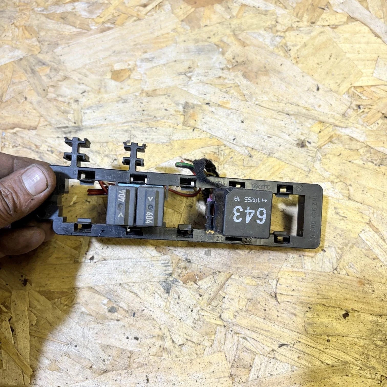 AUDI A3 MK2 FUSE RELAY BOX 1.9D 1K2937503A ++102551A
