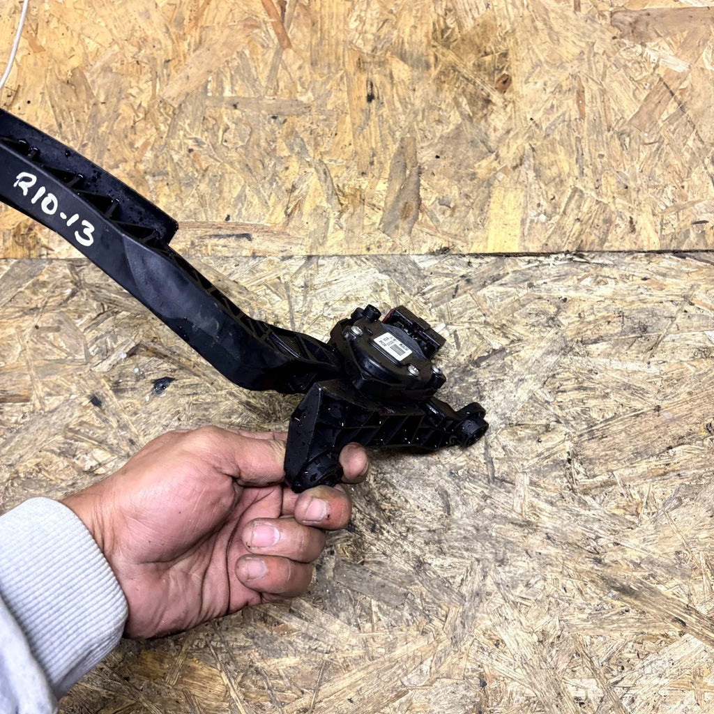 Kia Rio 2012 2013 2014 2015 2016 2017 Accelerator Throttle Pedal 32700-1RXXX