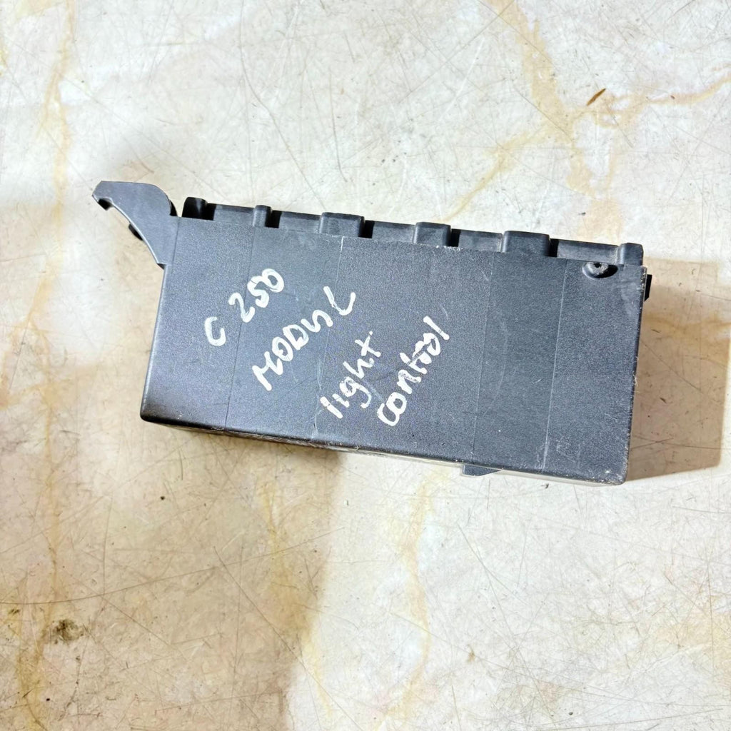 MERCEDES 2000-2010 W203 C250 SPORT AUTO LIGHT CONTROL MODULE 202 542 04 32