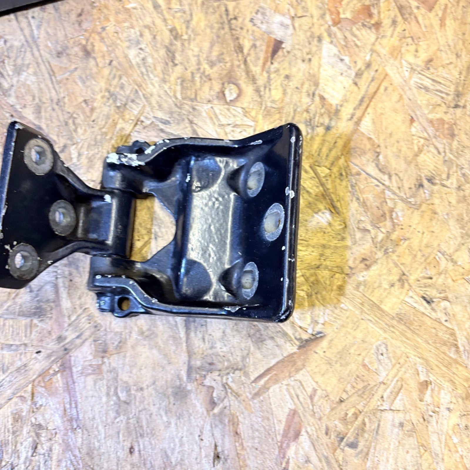 MERCEDES BENZ W447 VITO 2002 REAR RIGHT SIDE DOOR HINGE BOTTOM