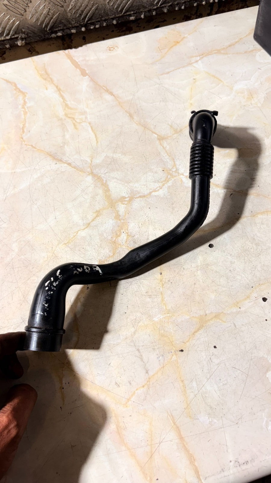 Oil Breather Hose Pipe For VOLKSWAGEN 2009