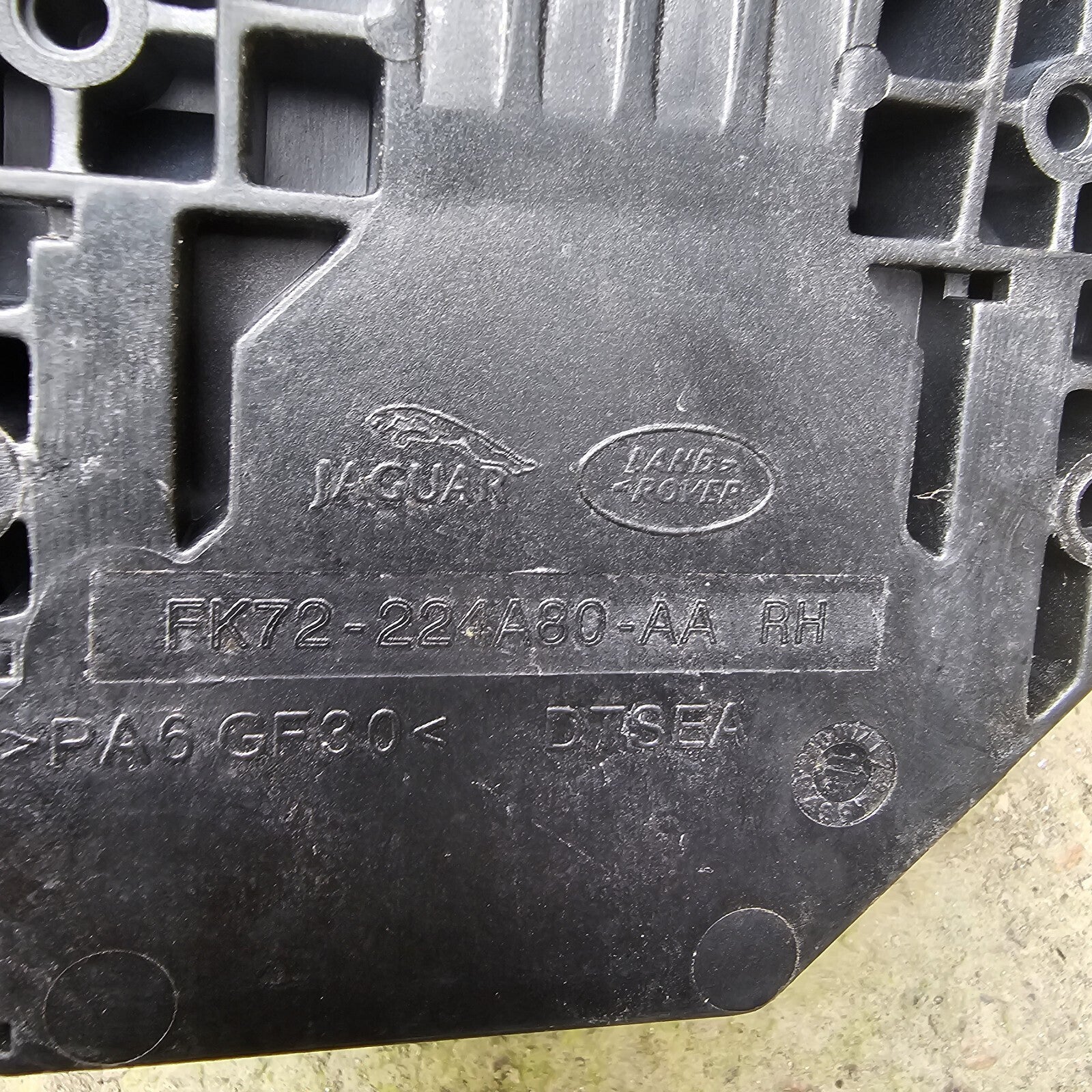 LANDROVER DISCOVERY 5 Door Handle Drivers Front Bracket L462 FK72224A80AA