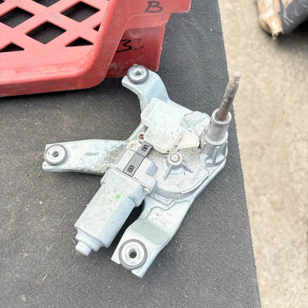 DODGE CALIBER 2006 REAR WINDSCREEN WINDOW WIPER MOTOR 05116146AC 50831