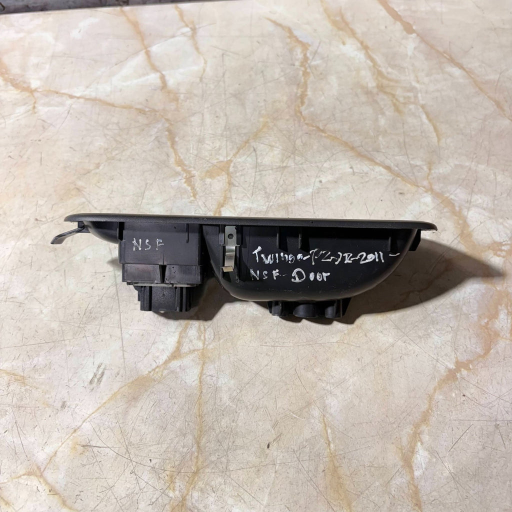 RENAULT TWINGO 2007-2014 FRONT LEFT WINDOW LIFTER SWITCH REGULATOR 8200356517B