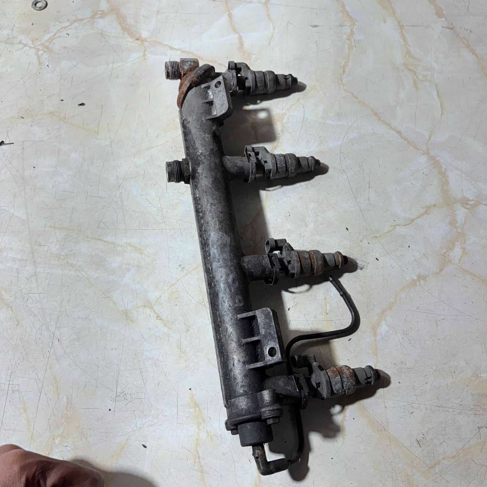Fuel Rail & Injectors for Hyundai Coupe