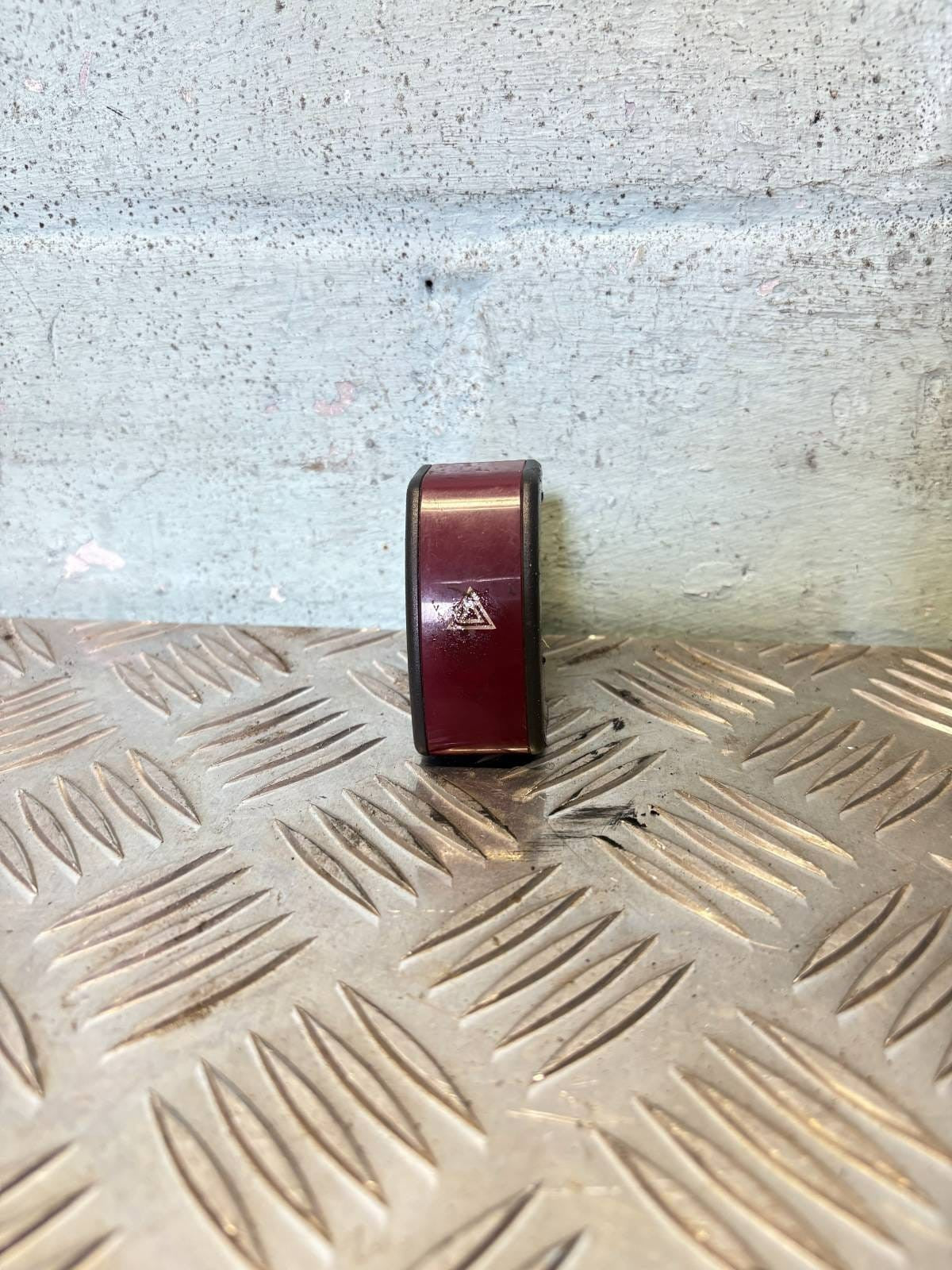 Vauxhall Opel Vorsa C Hazard Light Switch Gm 9164141/13539900