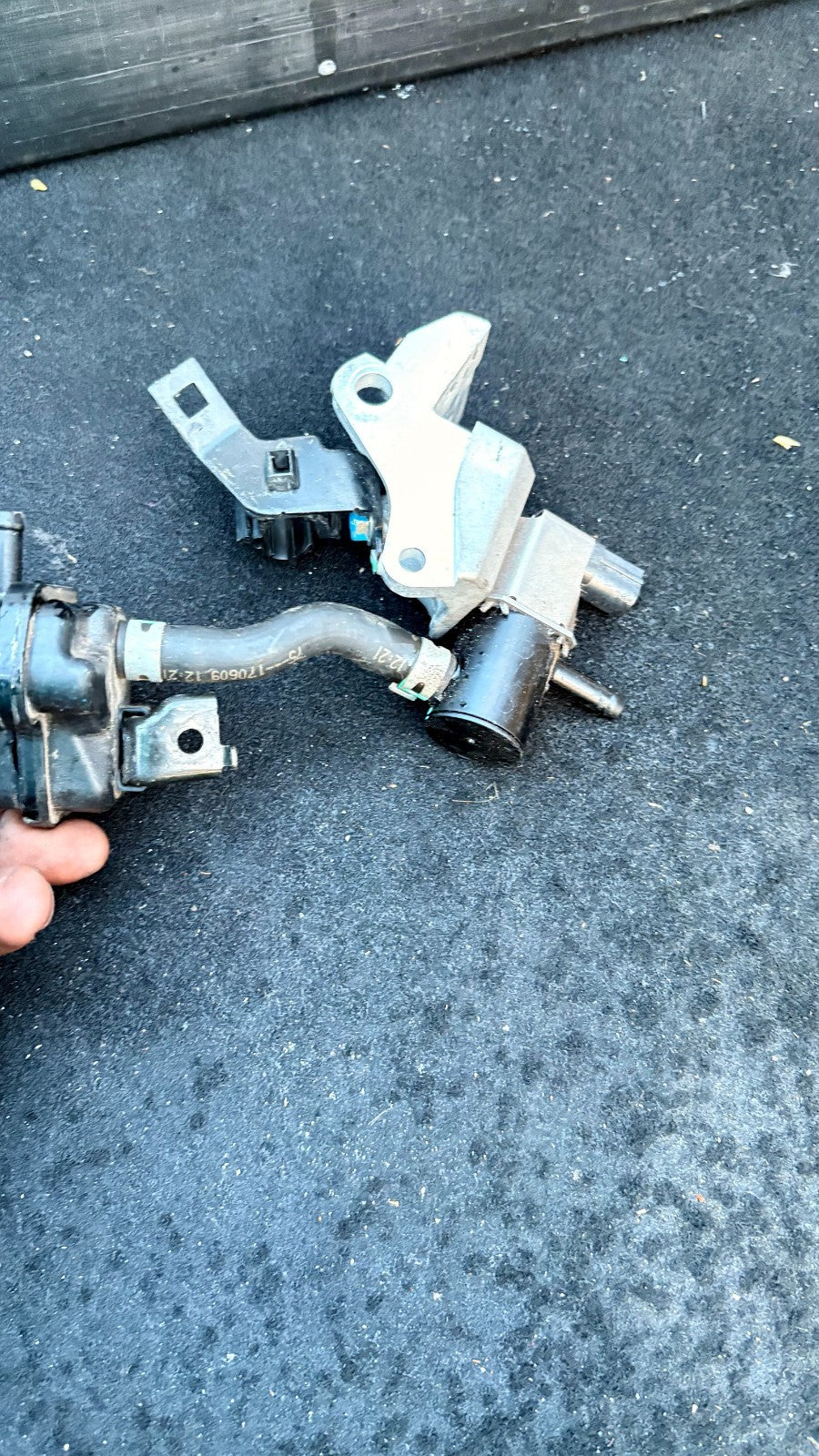 Honda HR-V 2015-2020 Vacuum Control Valve Solenoid Assembly Bracket Hose