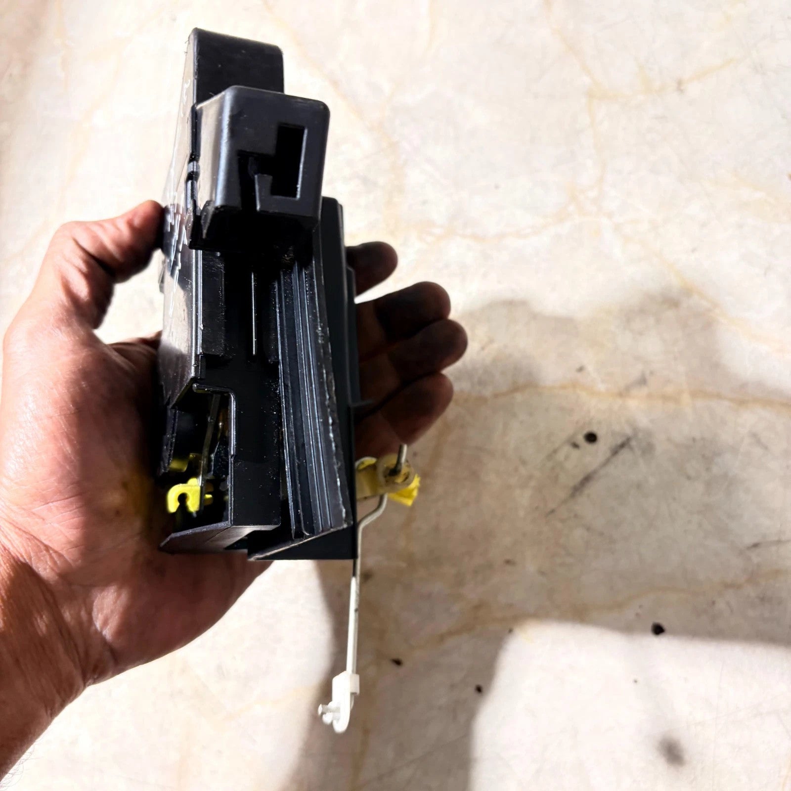 DACIA LOGAN DOOR LOCK FRONT LEFT 805031017RE 2014-2019