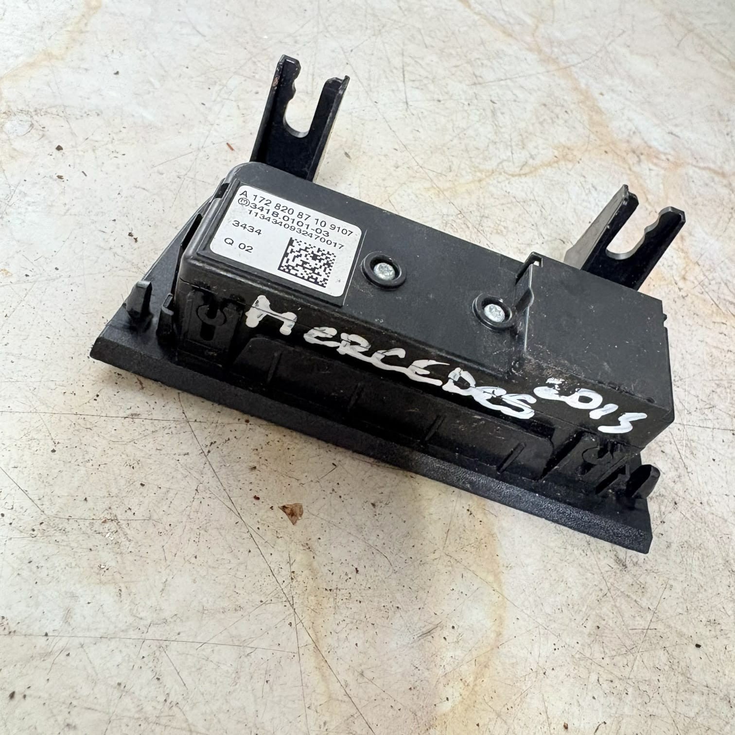 Mercedes-Benz Anti-Theft Towing Alarm Switch Control Panel A17282087 2015