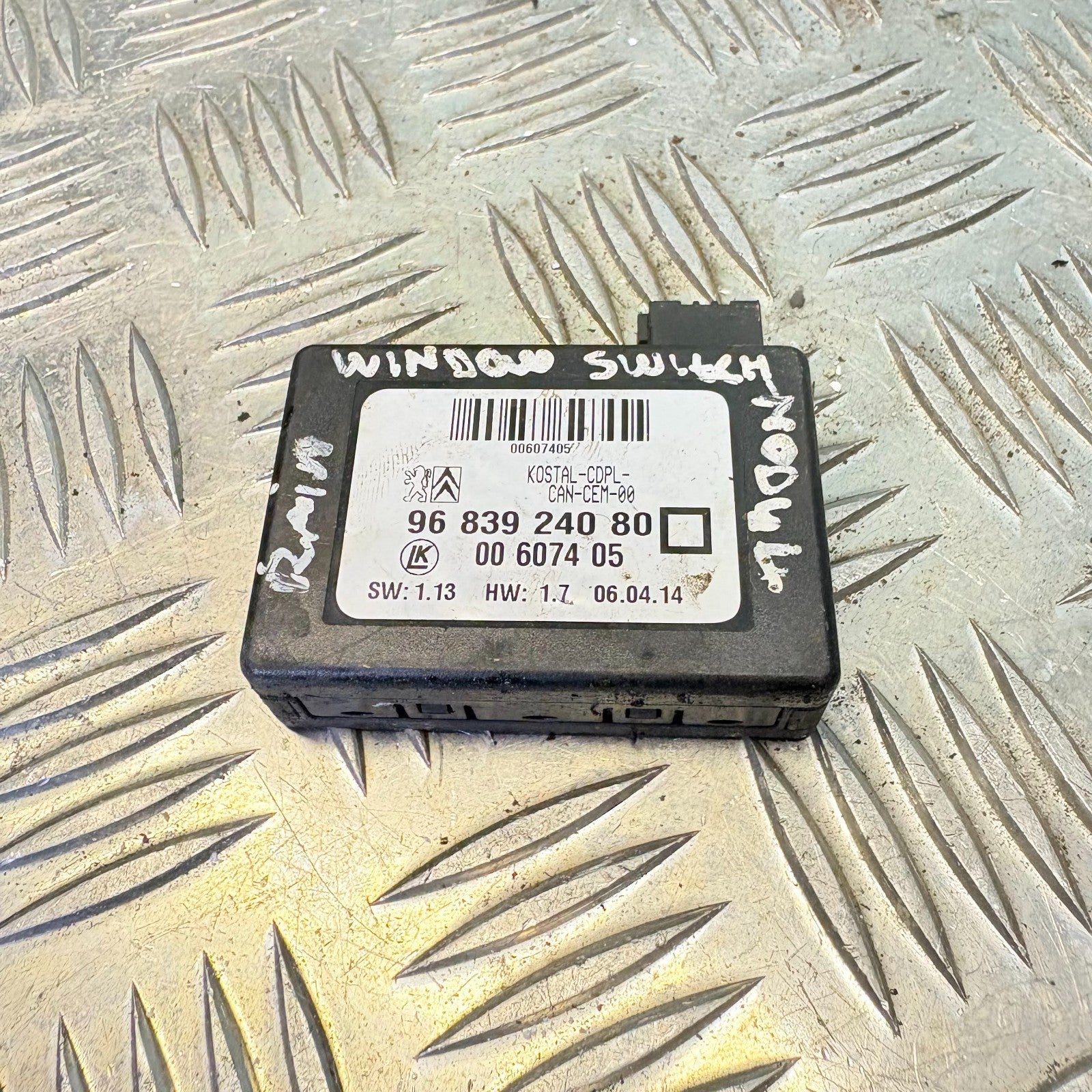 9683924080 Peugeot 207 Citroen DS3 Genuien Windscreen Rain and Light Sensor