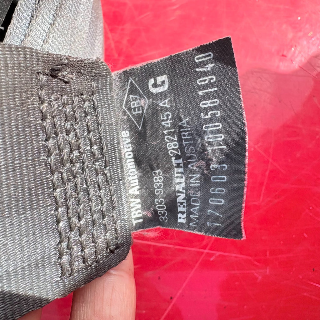 Renault Clio Mk2 2003 Passenger Side Rear Seat Belt (3303 9389) (282145A)