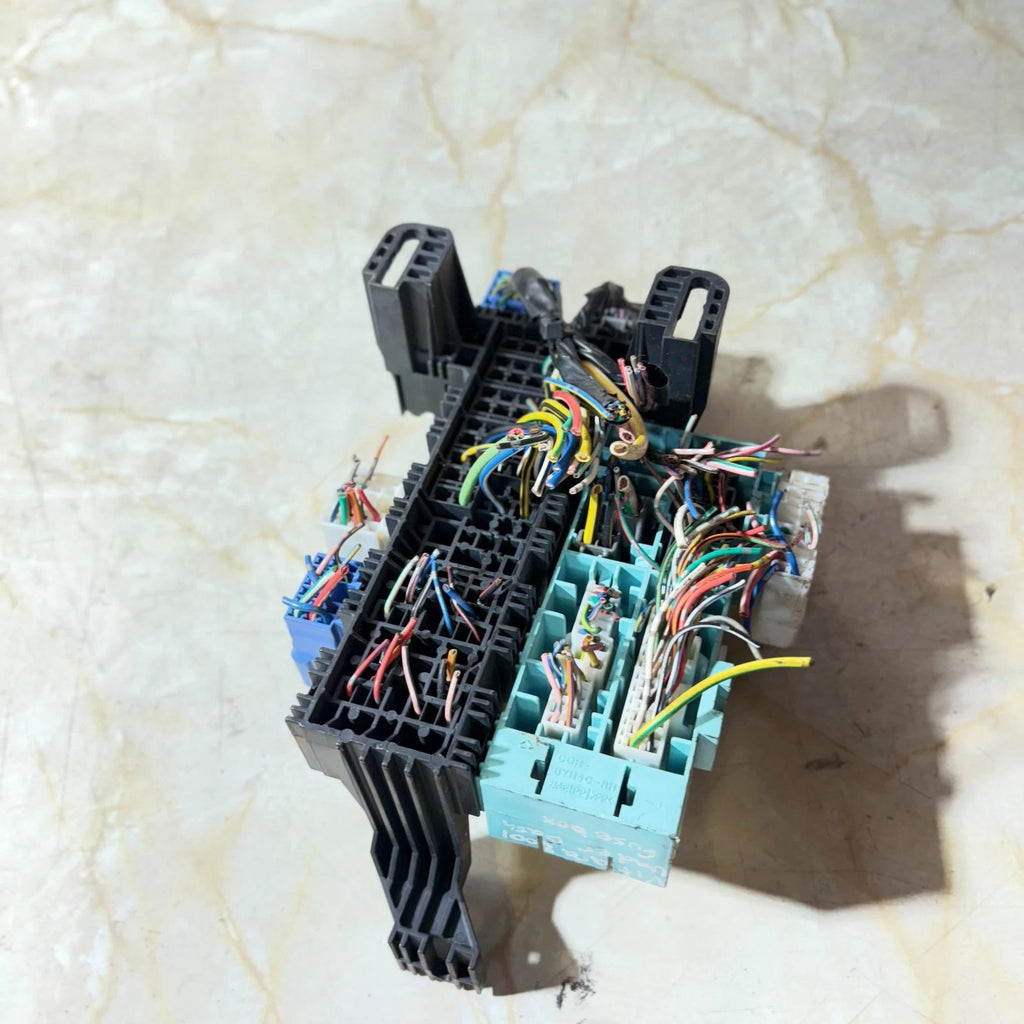 Suzuki Grand Vitara1998-2003 Under Dashboard Fuse box