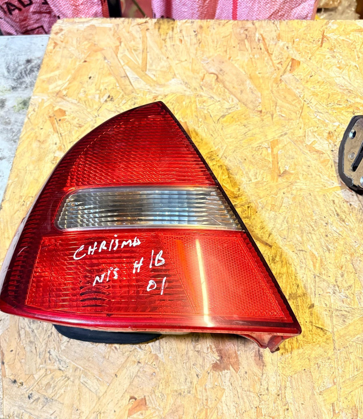 MITSUBISHI CARISMA MK1 95-04 REAR LEFT OUTER TAIL LIGHT PASSENGER LAMP 151085