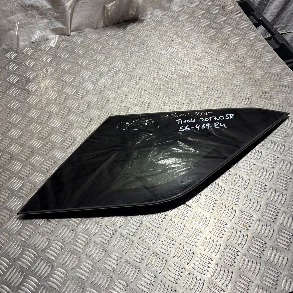 2016-2019 SSANGYONG TIVOLI Quarter Window Glass Rear Right Side